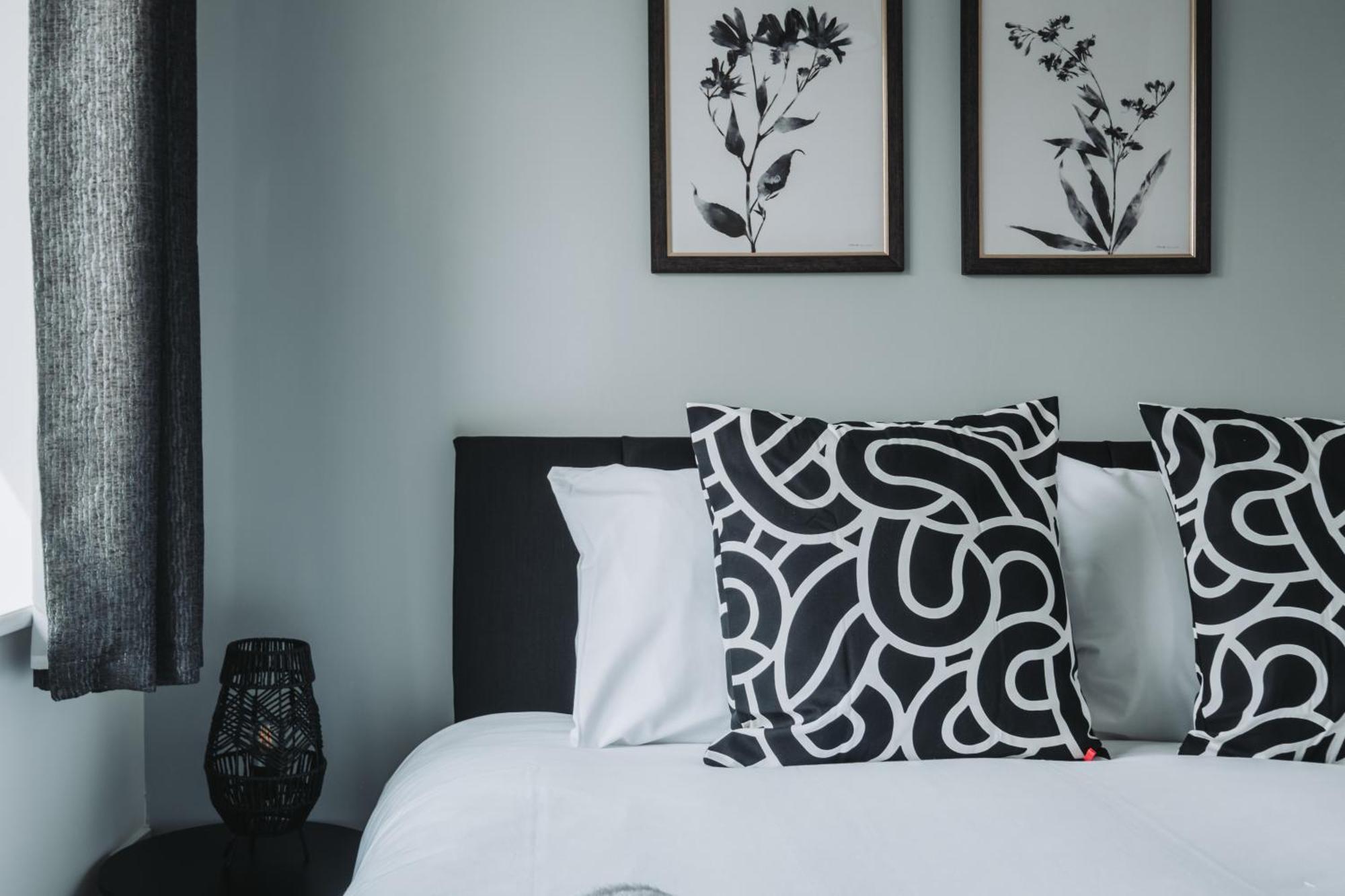 Modern & Comfortable 4 Bed House Apartment Milton Keynes