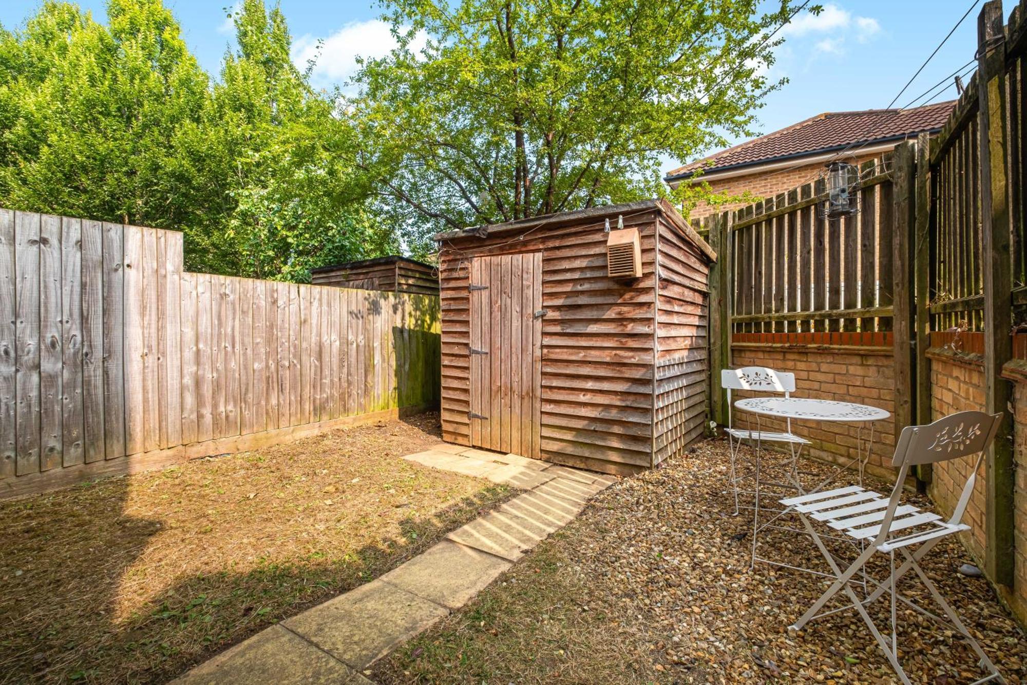 Apartment Modern & Comfortable 4 Bed House