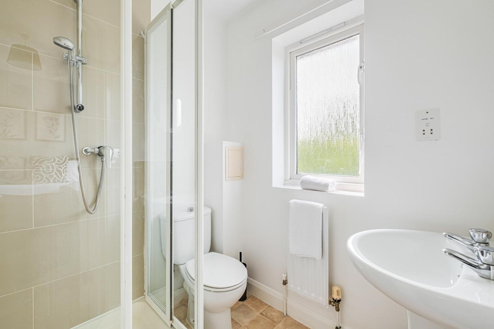 Apartment Modern & Comfortable 4 Bed House Milton Keynes