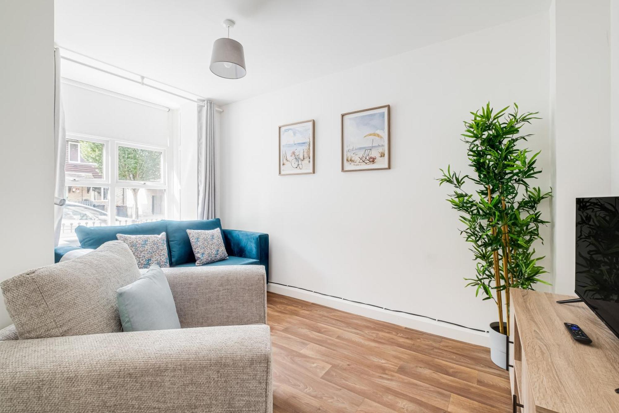 Modern & Comfortable 4 Bed House Apartment